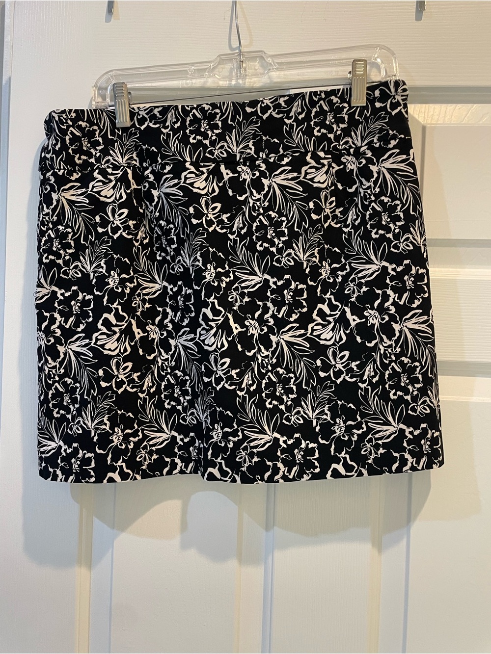 Zac&rachel Black & White Floral Print Women's Skort